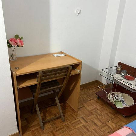 Habitacion Doble En Figueres Apartment Figueres  Exterior photo