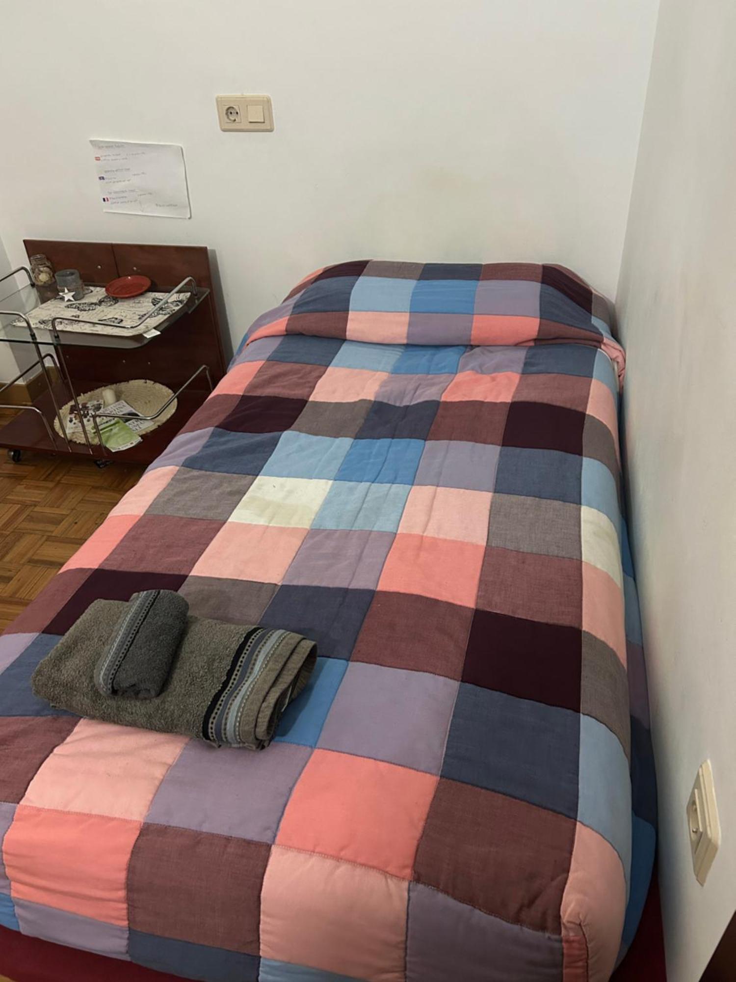Habitacion Doble En Figueres Apartment Figueres  Exterior photo